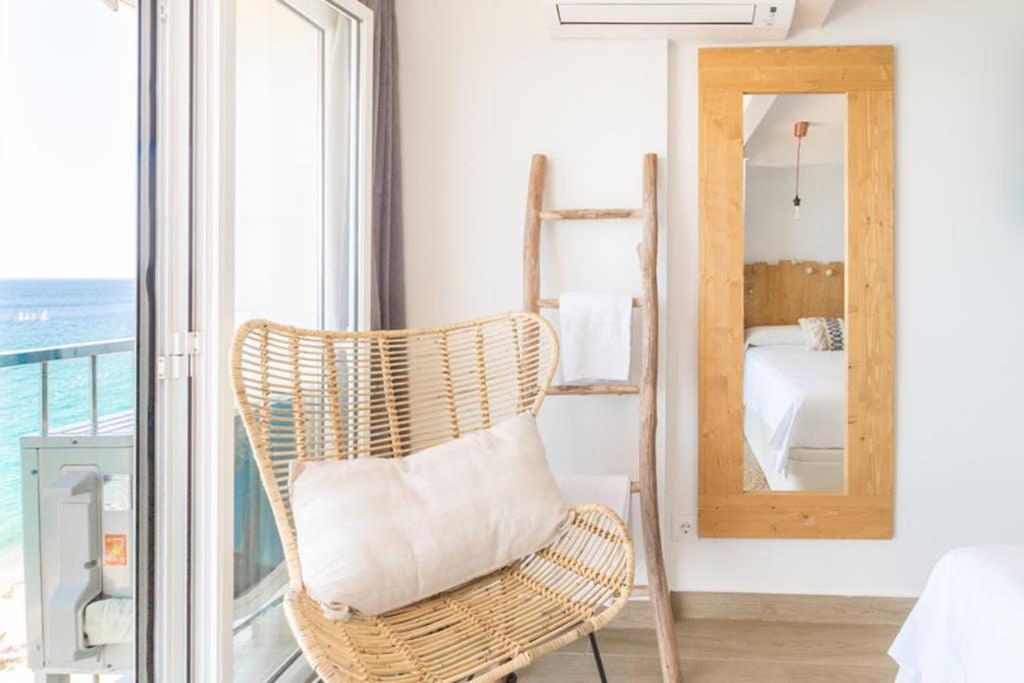 Coconut Beach Boutique Studio プラヤ・デアロ エクステリア 写真